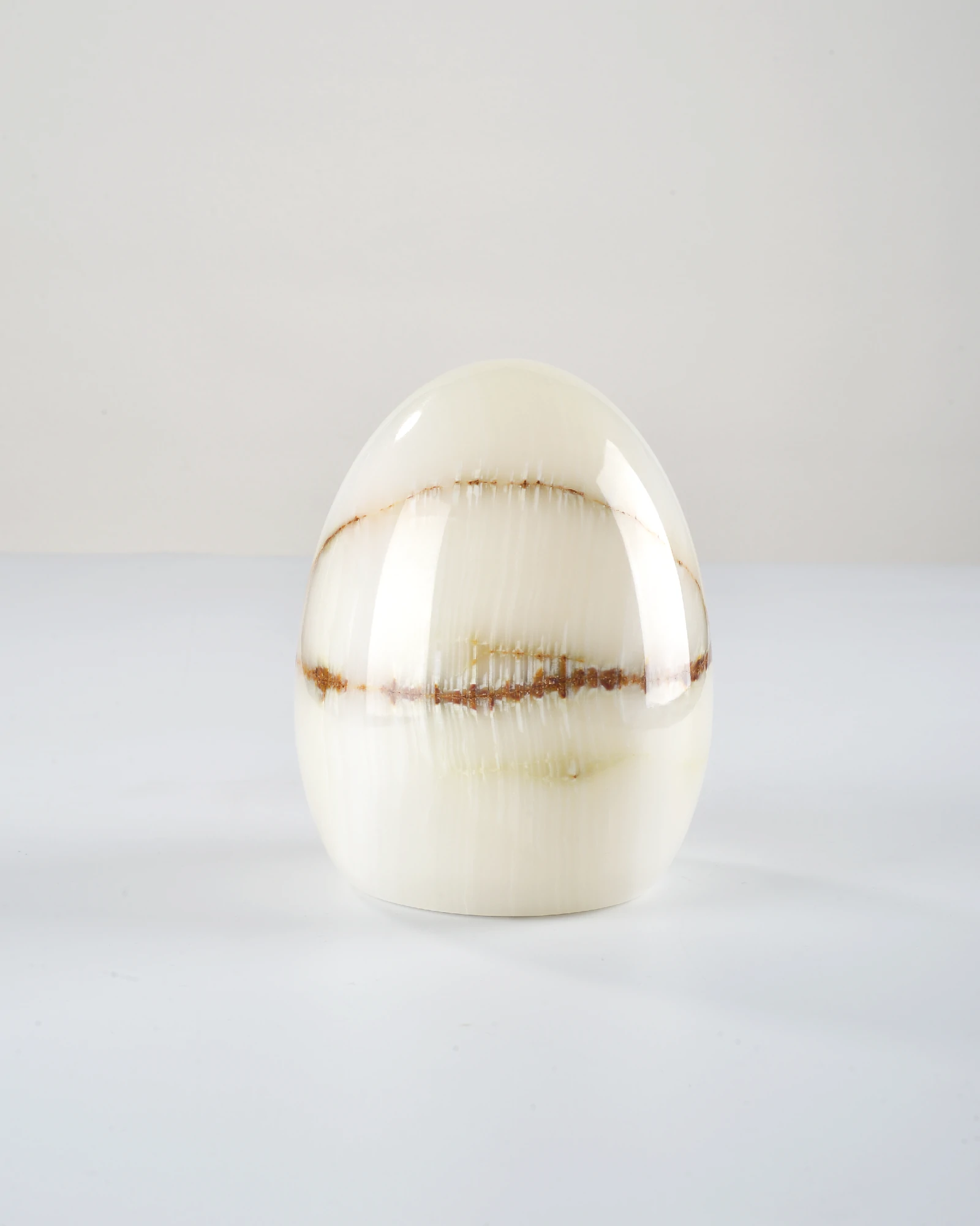 Elegant Egg-Shaped Onyx Table Lamp – Smooth Stone Finish