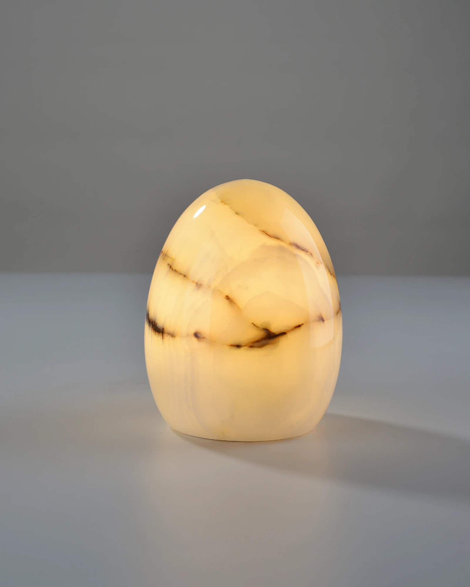 Egg-Shaped Onyx Stone Table Lamp – Illuminated Stone Veining