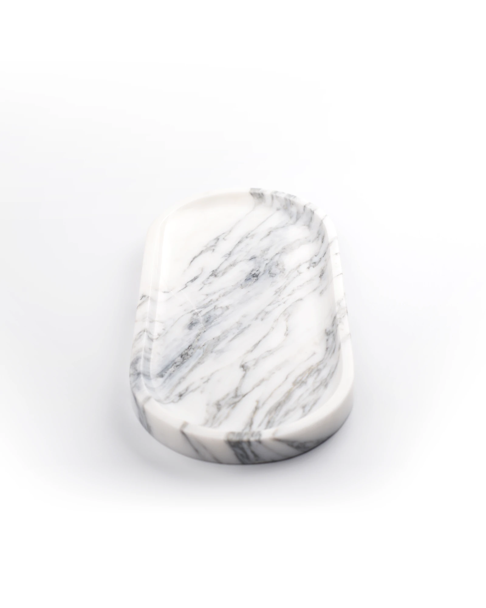 Smooth natural light-finish oval White with Grey Veins Marble Tray