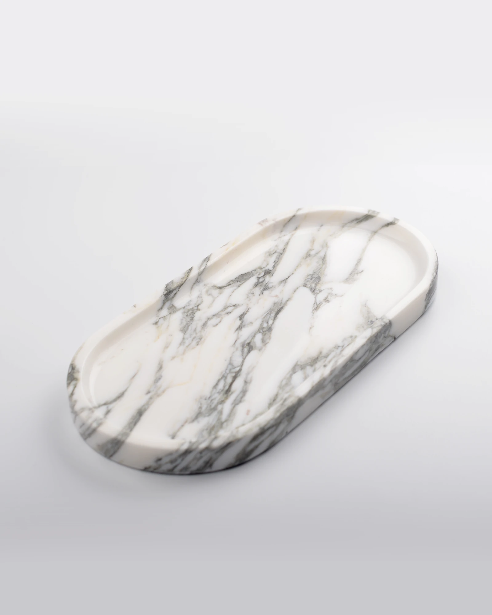 Smooth natural light-finish oval White with Grey Veins Marble Tray